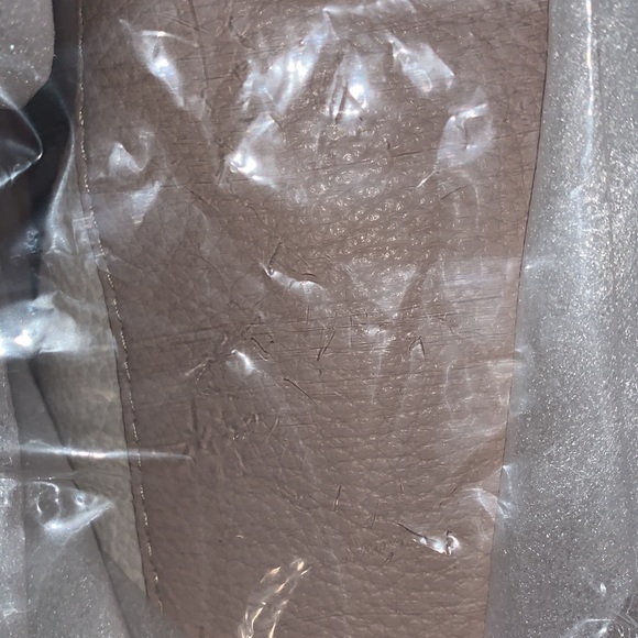 ♠️ kate spade ♠️ Leila Colorblock Pebbled Leather Medium Flap Backpack, Beige - Picture 8 of 9